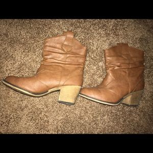 Cowboy boots size 6